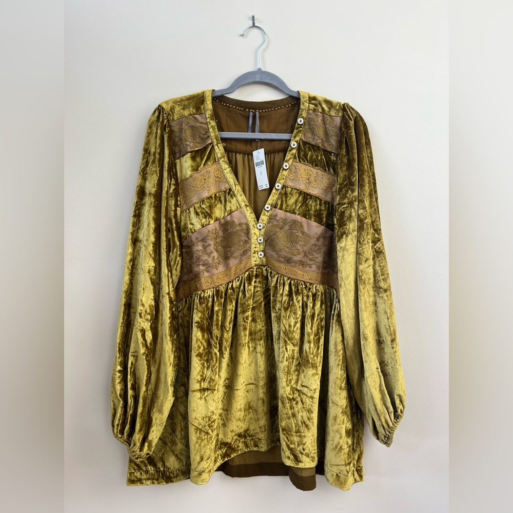 By Anthropologie Long-Sleeve Velvet Lace Babydoll Top